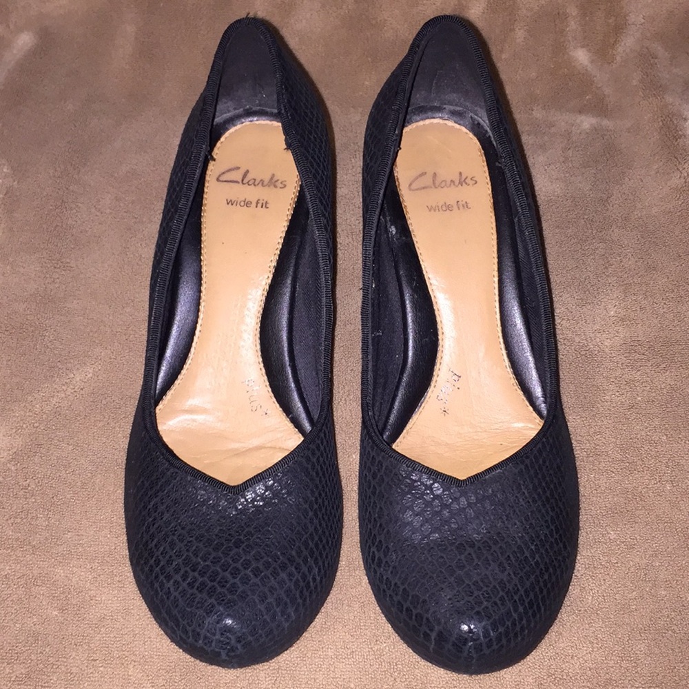 Clark’s Sz 3 Wide Fit blk leather 2.75” heels